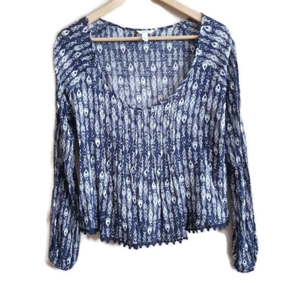 Aeropostale semi sheer flowy embroidered hem blouse top womens small - Picture 4 of 4